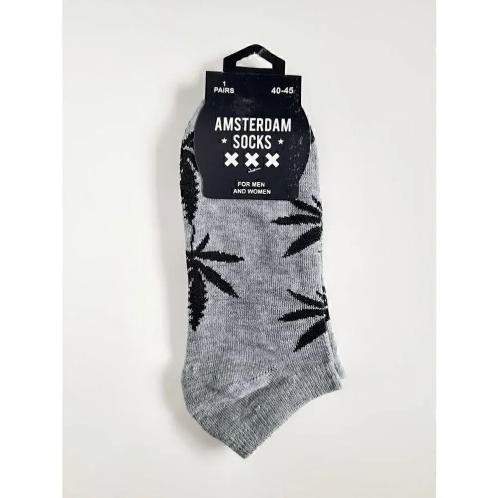 Amsterdam Souvenir Weed Leafs Unisex Gray Short Socks NWT